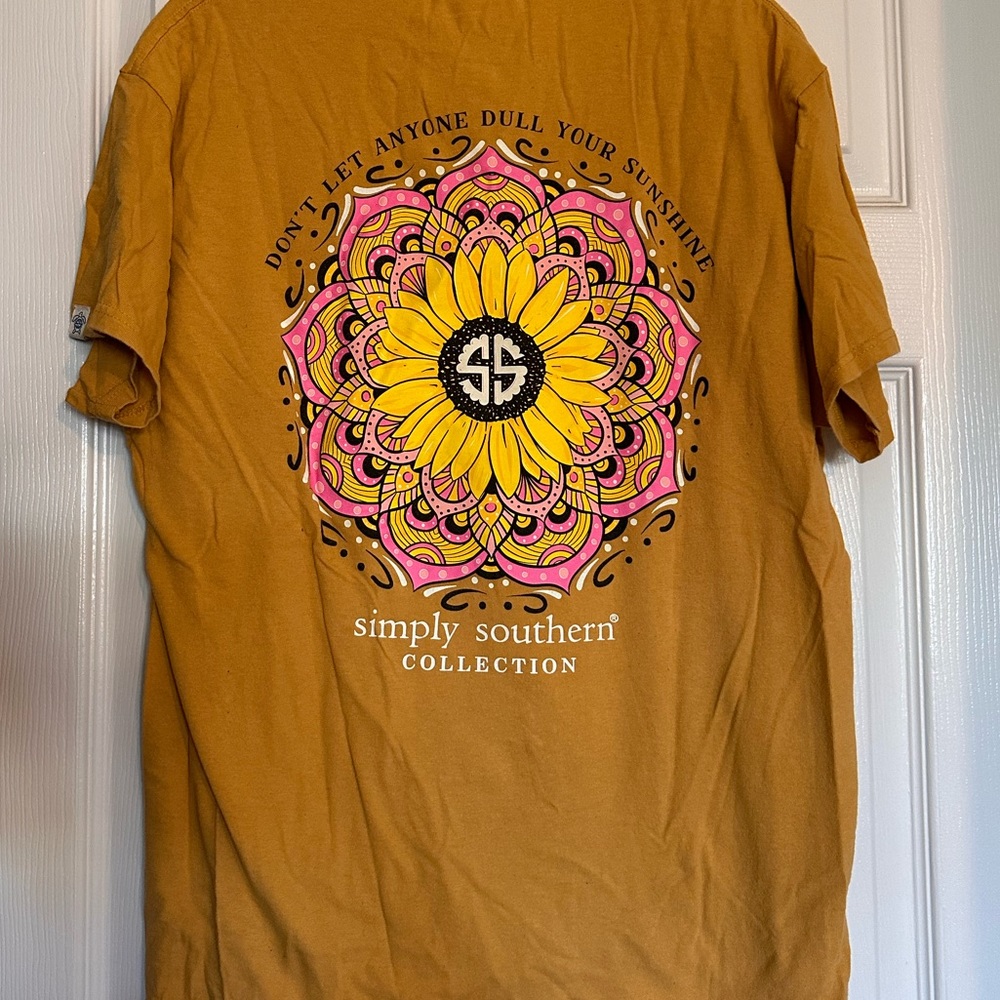 Simply Southern Yellow Mustard Sunflowet Graphic Tee Size Large